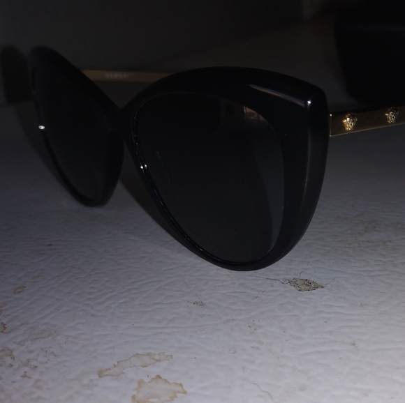 Versace sunglasses - Picture 3 of 3